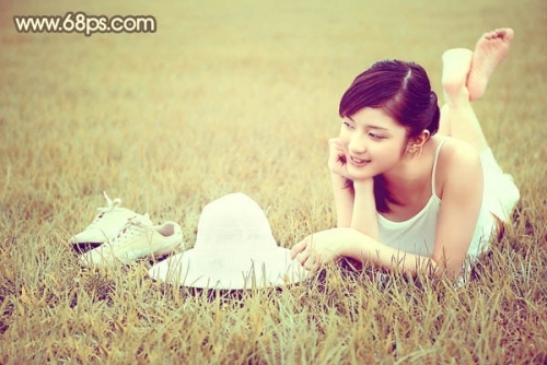 Photoshop给草地美女图片增加柔和的粉黄色