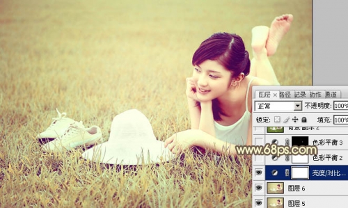 Photoshop给草地美女图片增加柔和的粉黄色